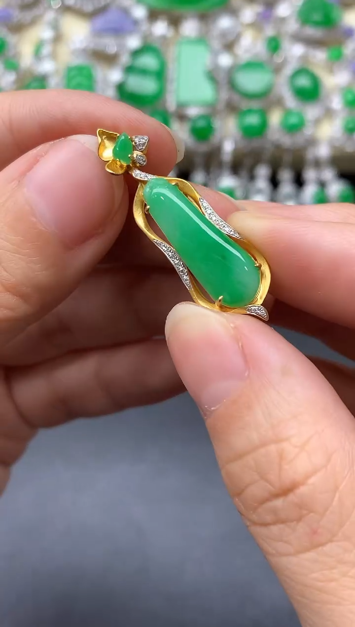 颈饰18K金镶嵌翡翠473-中国好珍宝