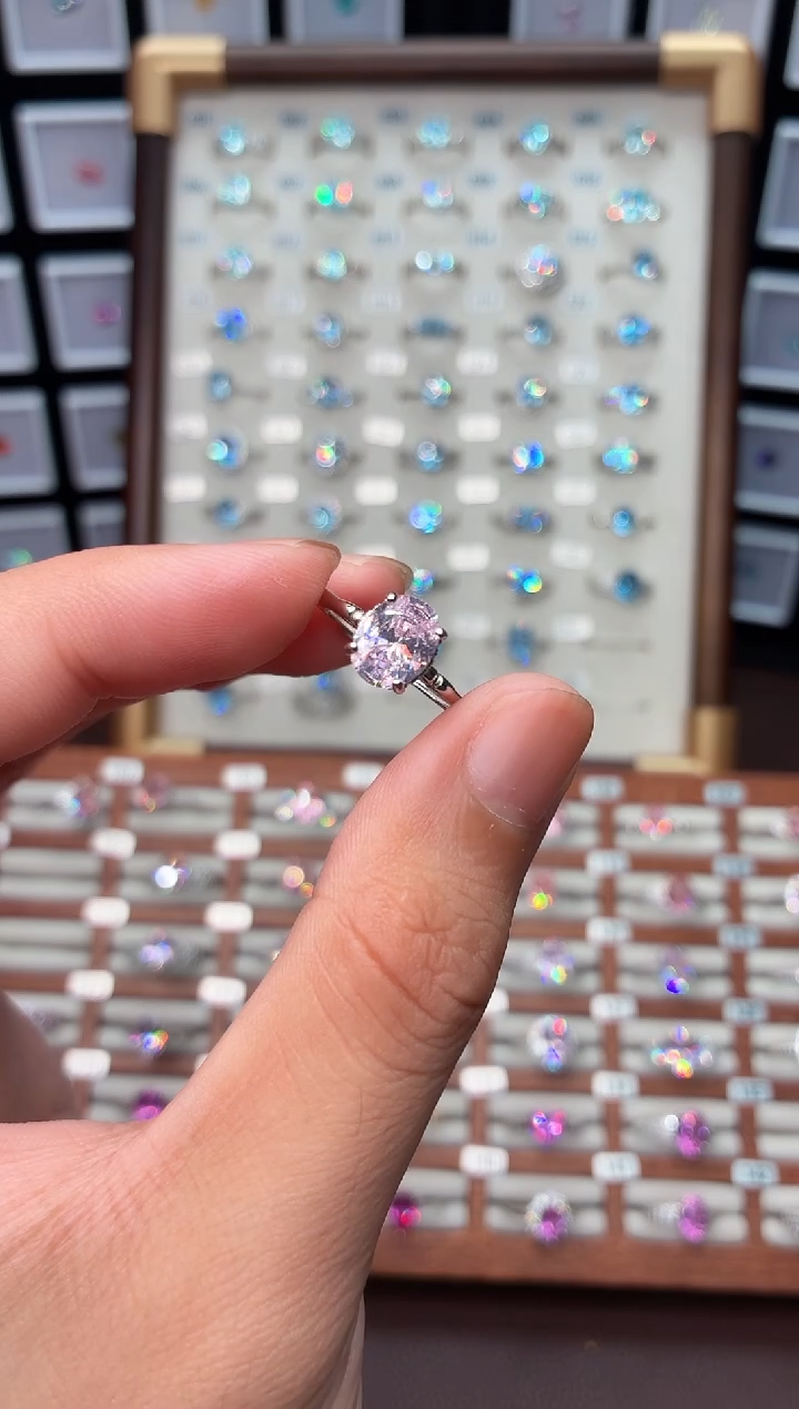 银S925镶嵌戒指绿柱石（摩根石）1111