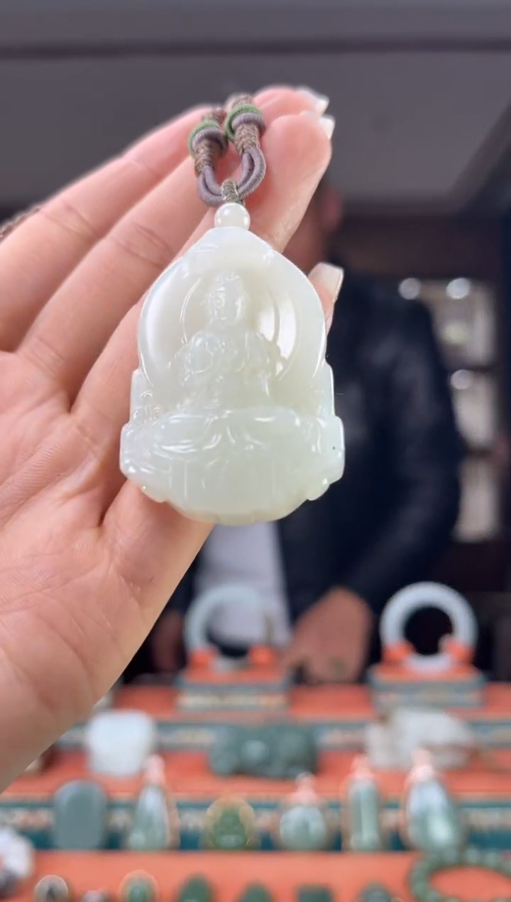 颈饰未镶嵌和田玉佩佩