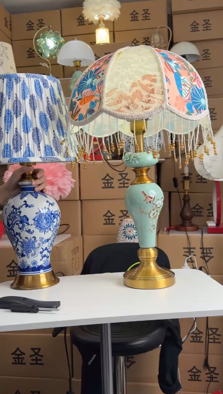 圆形款1盏青花瓷＋1盏流苏灯