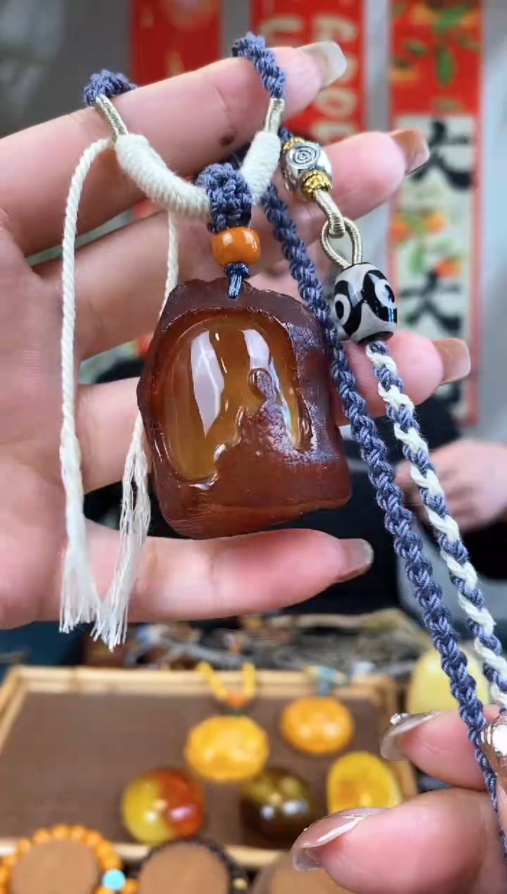 【闪购商品】琥珀裸石未镶嵌基地发货 一物一证 顺丰包邮