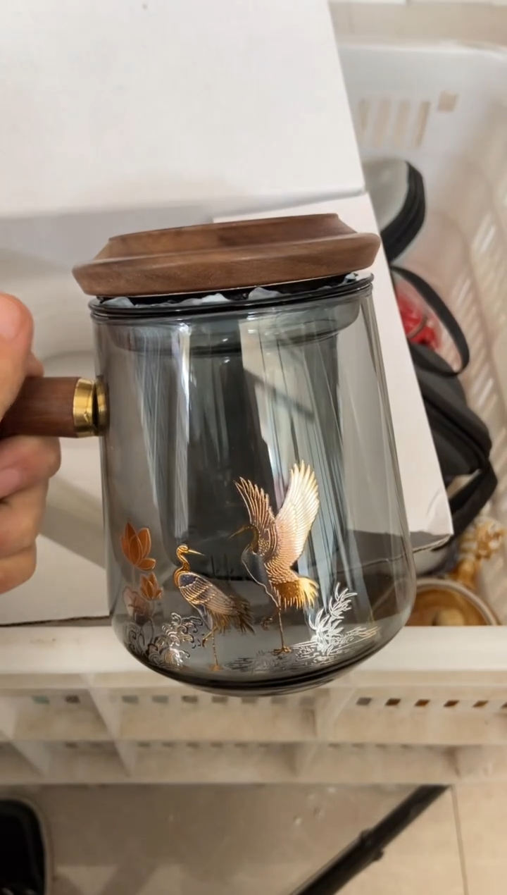 杯无运费险有瑕疵的摄影的产品有使用过的痕迹有点脏介意勿拍