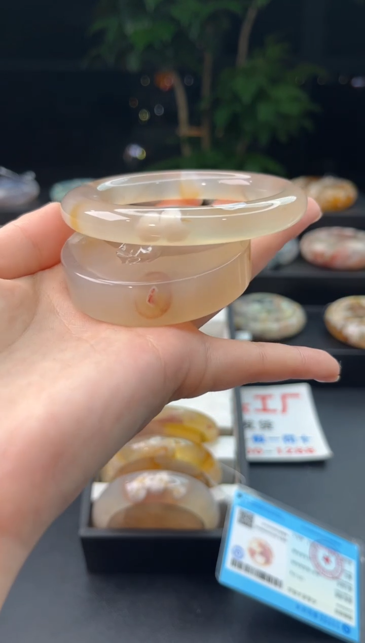 【闪购商品】石英质玉手镯未镶嵌赠送镯心（圈口58