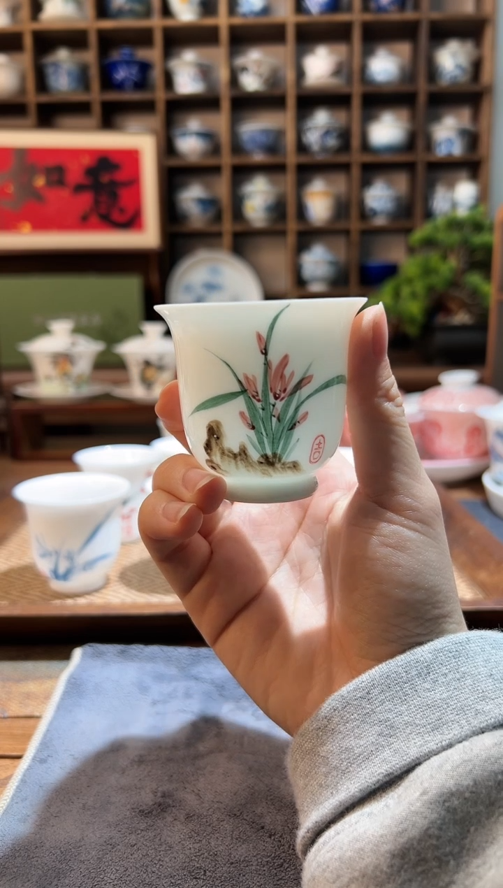 【闪购商品】五彩兰花主人杯          