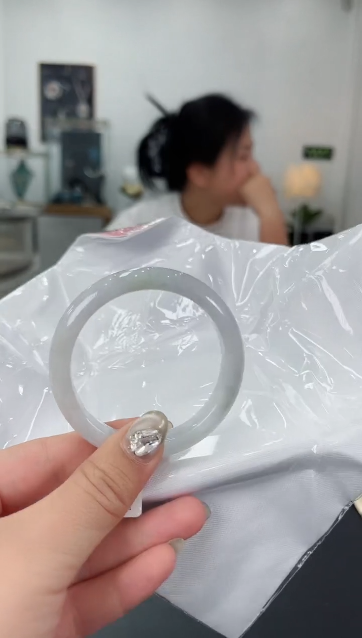 【闪购商品】翡翠手镯未镶嵌天然翡翠A货