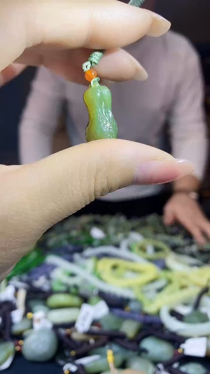 颈饰未镶嵌和田玉多样性发货，拍一发一