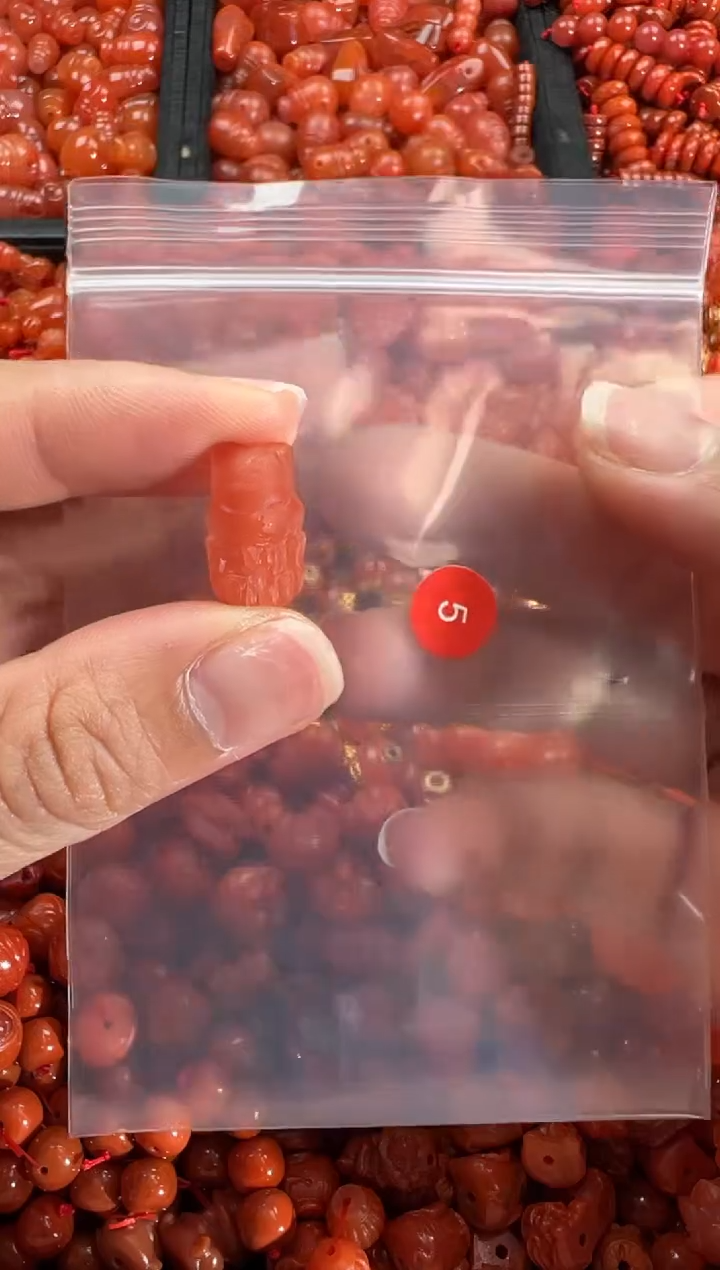 【闪购商品】南红玛瑙颈饰未镶嵌1