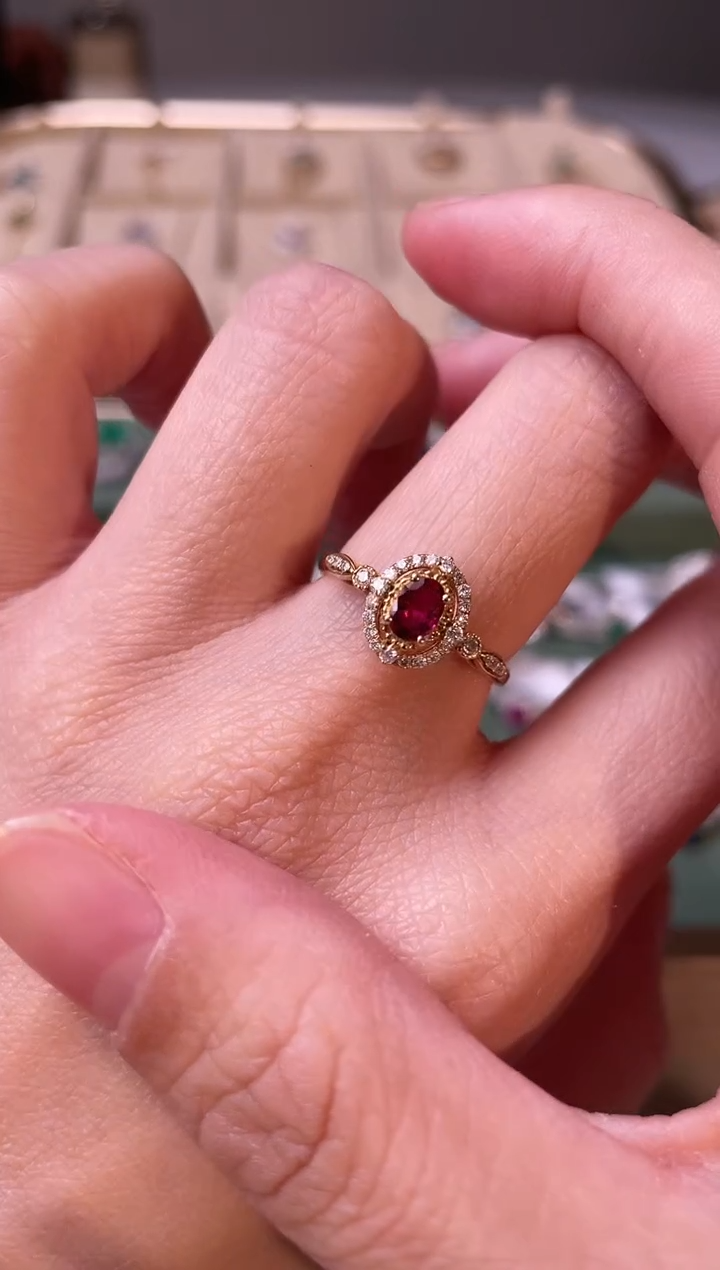 【闪购商品】红宝石戒指18K金镶嵌主石：0.30ct