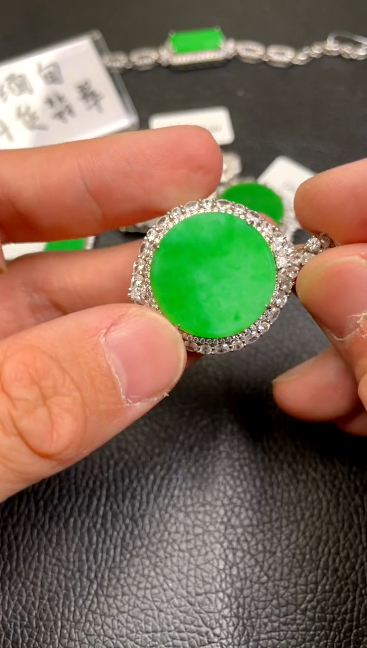 【闪购商品】翡翠吊坠(不含链)银S925镶嵌吊坠