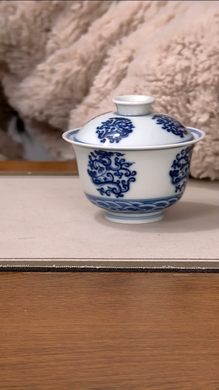 夔龙两才盖碗（柴窑）