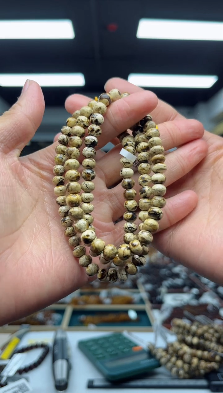 【闪购商品】琥珀裸石未镶嵌抚顺琥珀7+干白花108