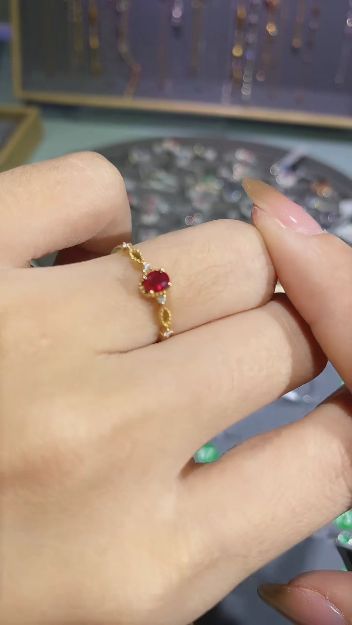 【闪购商品】红宝石戒指18K金镶嵌戒指