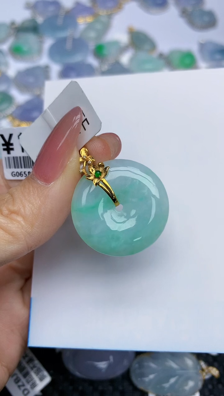 【闪购商品】翡翠颈饰18K金镶嵌天然翡翠A货