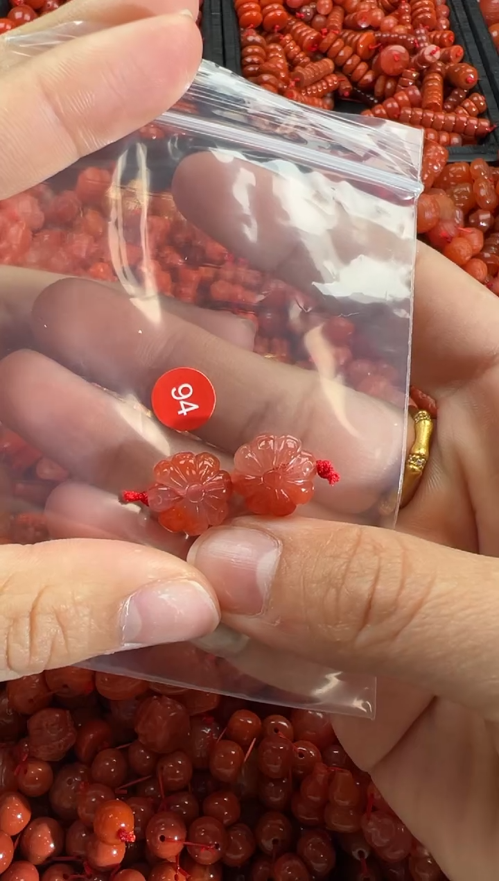 【闪购商品】南红玛瑙颈饰未镶嵌1