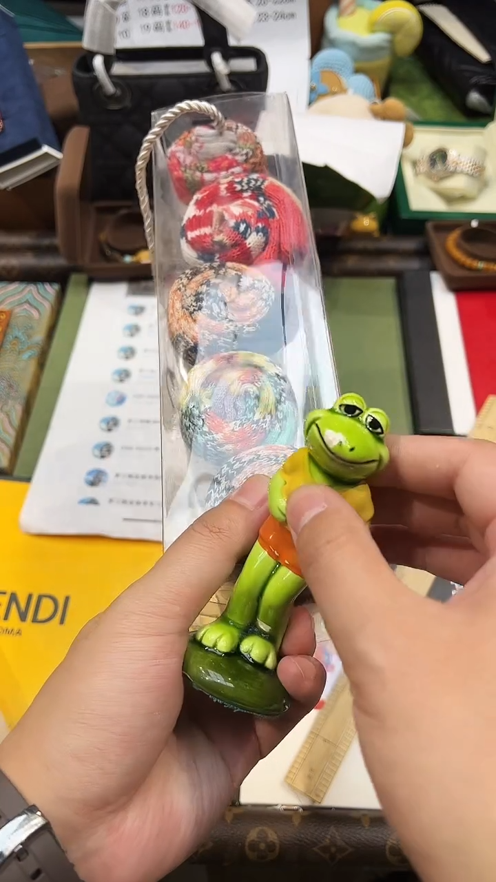 新款图腾羊毛袜..