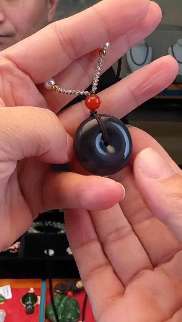 颈饰未镶嵌和田玉平安扣