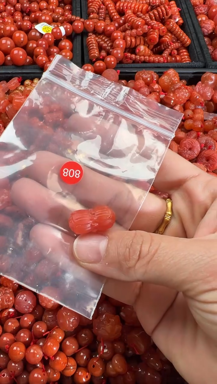 【闪购商品】南红玛瑙颈饰未镶嵌1