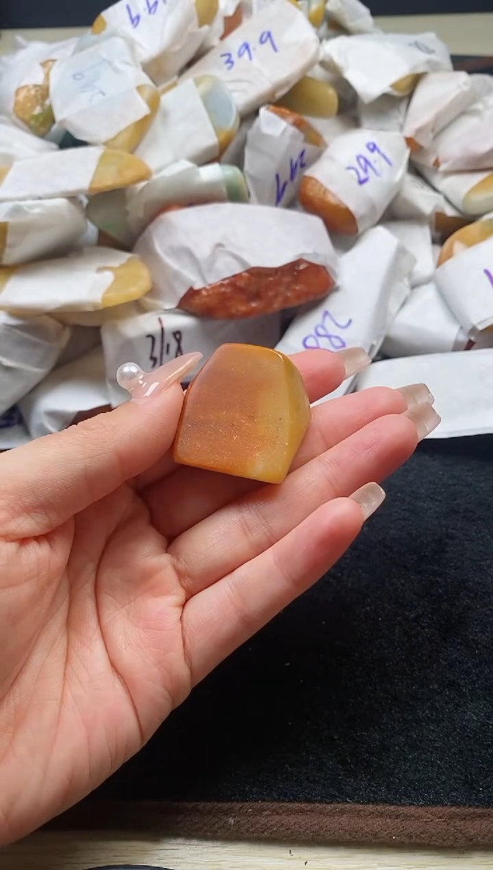 翡翠裸石翡翠挂件裸石