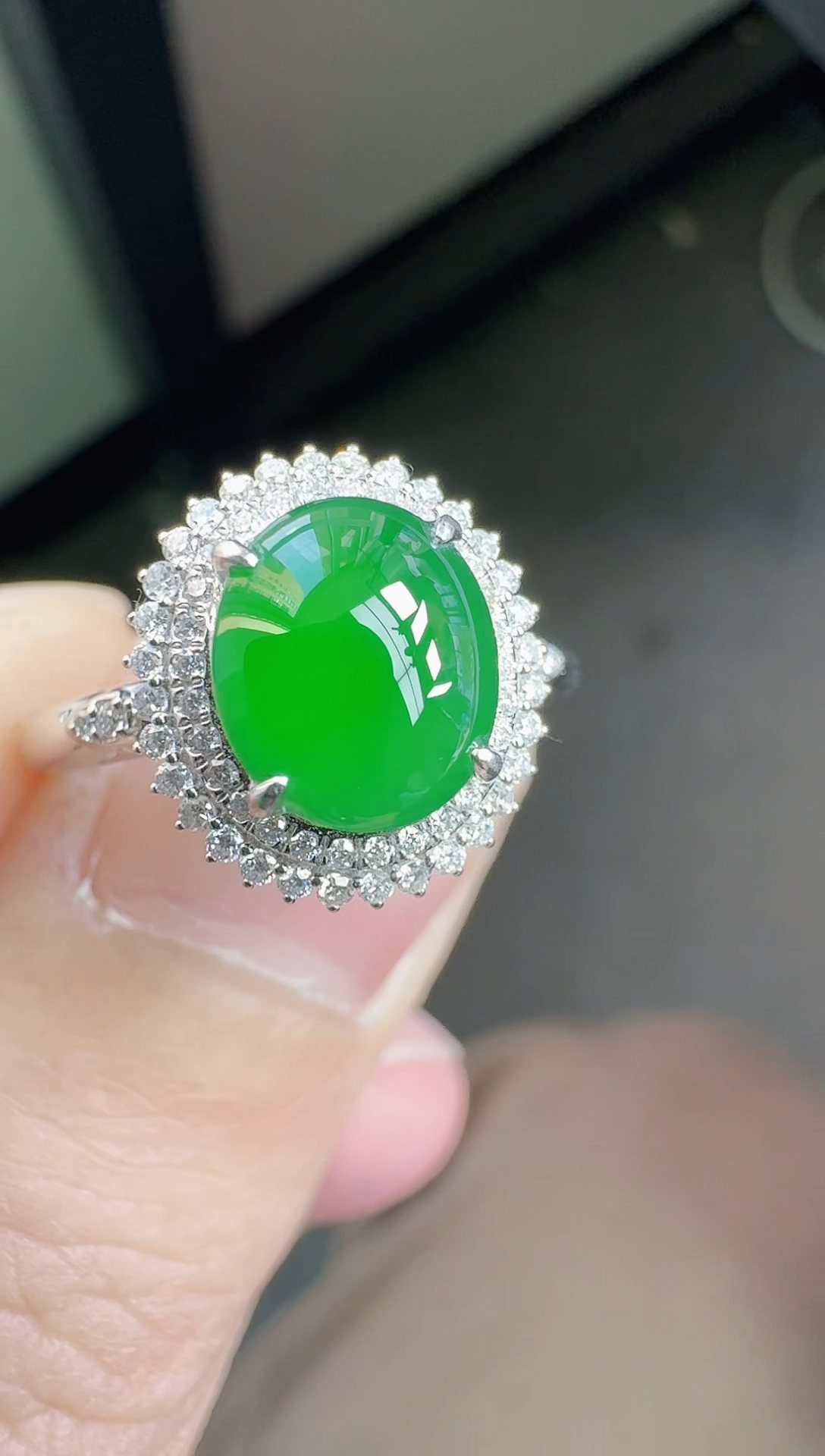 18K金镶嵌戒指翡翠寄售回流，不退不换