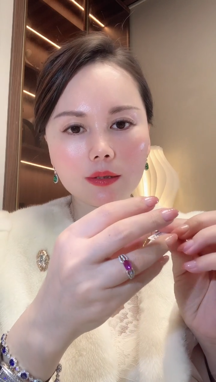 【闪购商品】彩色蓝宝石戒指18K金镶嵌F147 