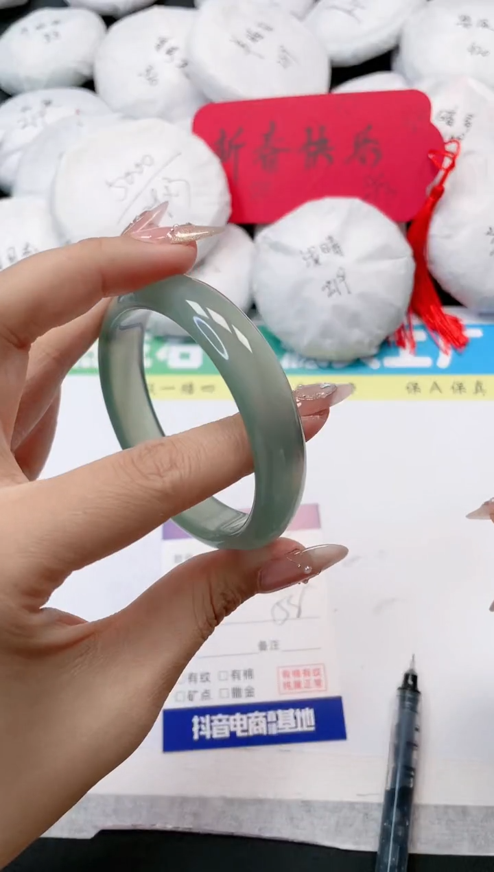 【闪购商品】石英质玉手镯未镶嵌135-58