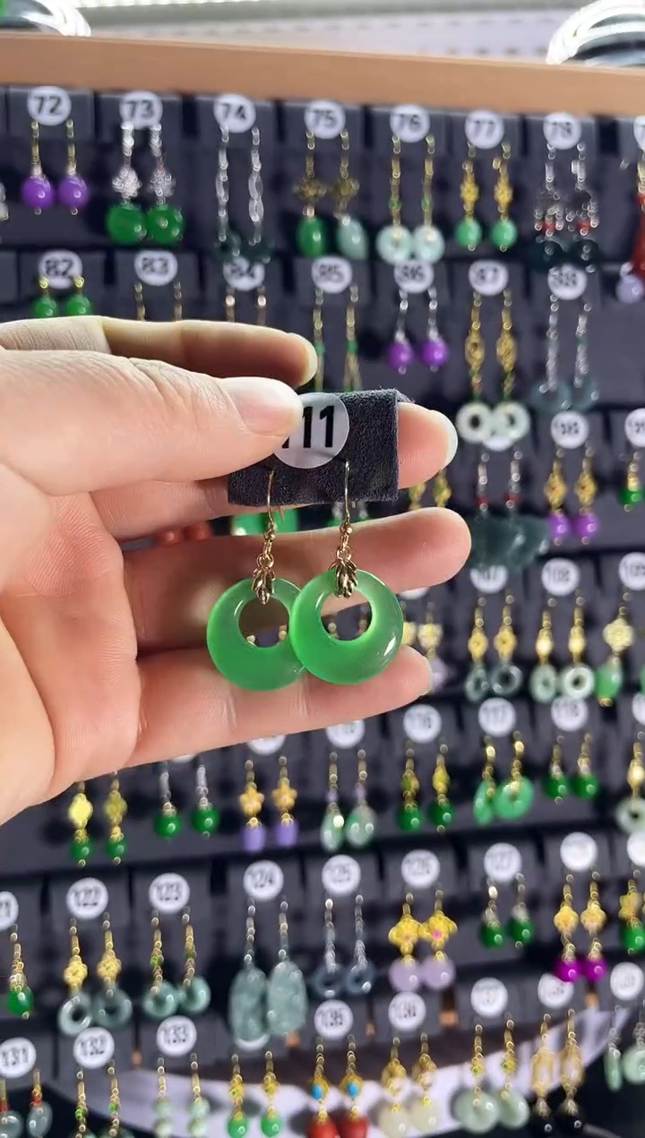 【闪购商品】翡翠耳饰银S925镶嵌111...