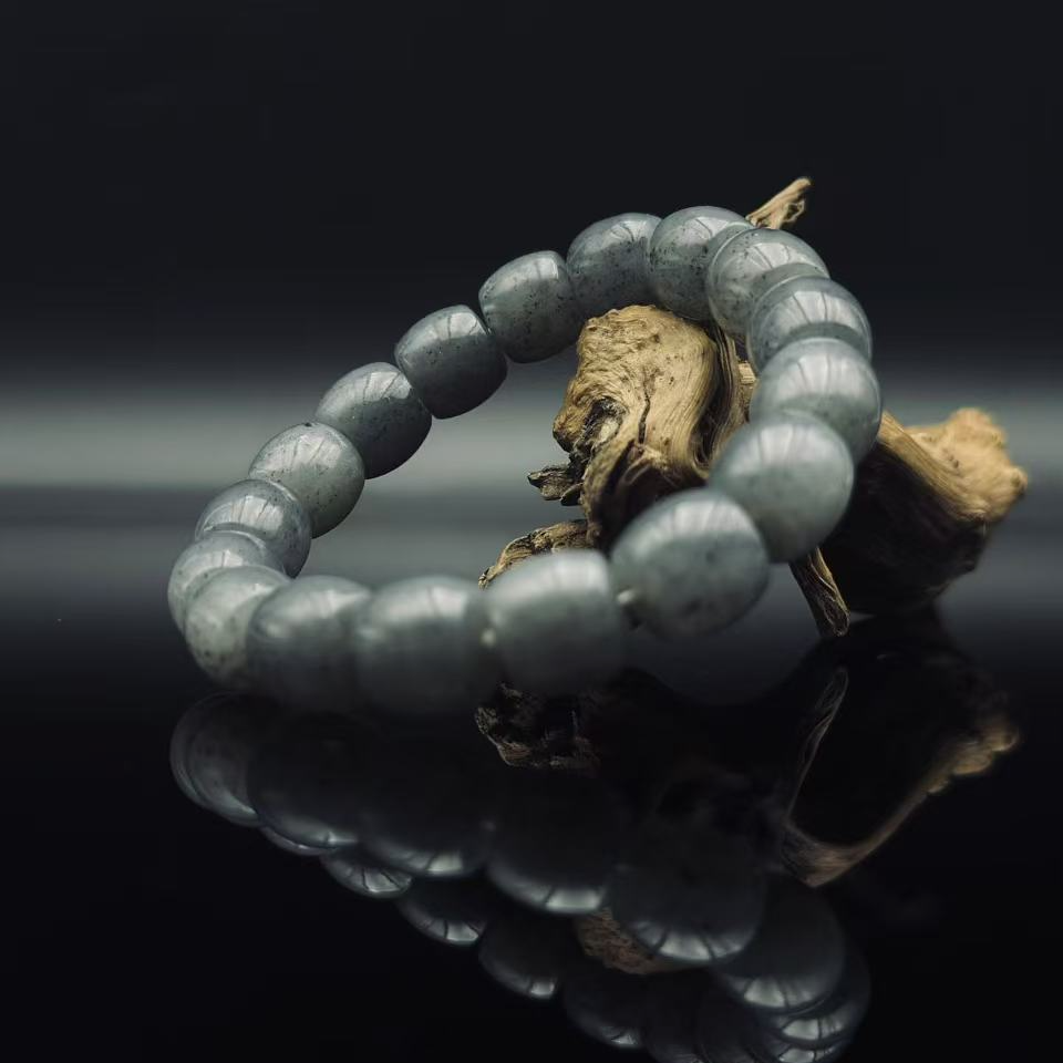  和田玉青花桶珠手串