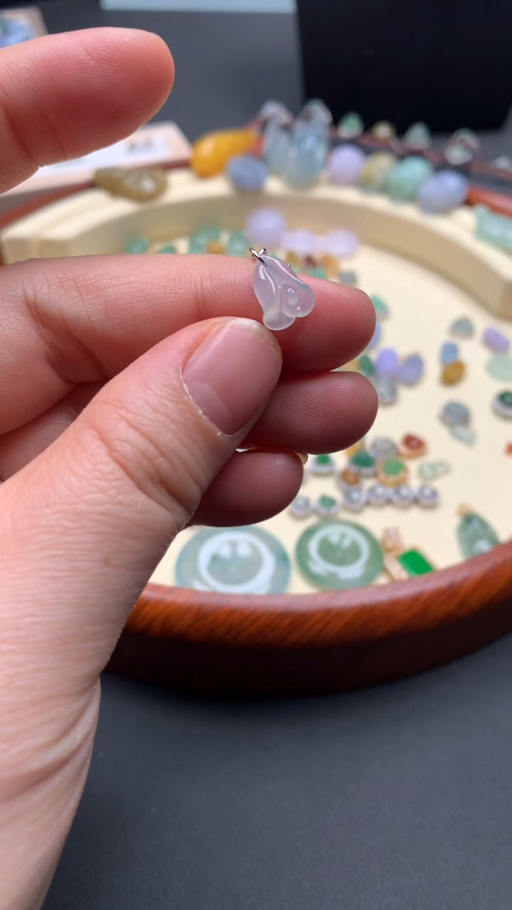 【闪购商品】翡翠颈饰银S925镶嵌翡翠花花