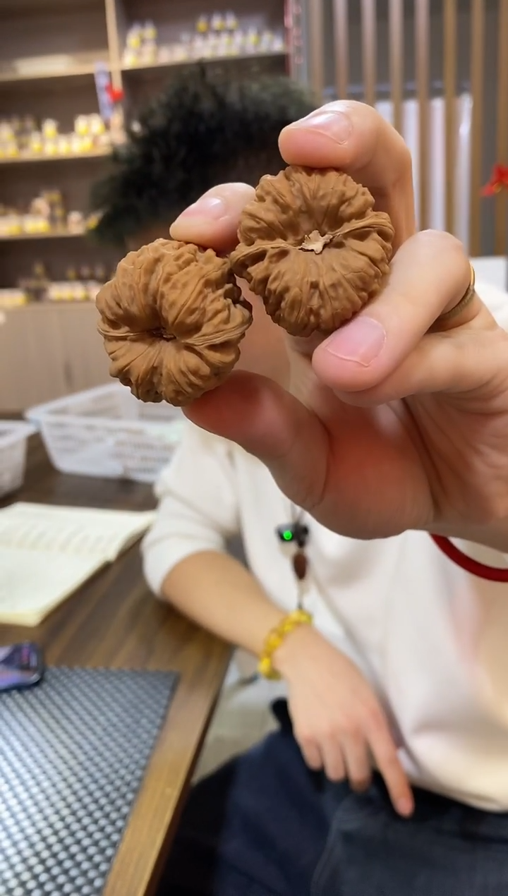 把件文玩核桃真****～微修平谷凹底36尺