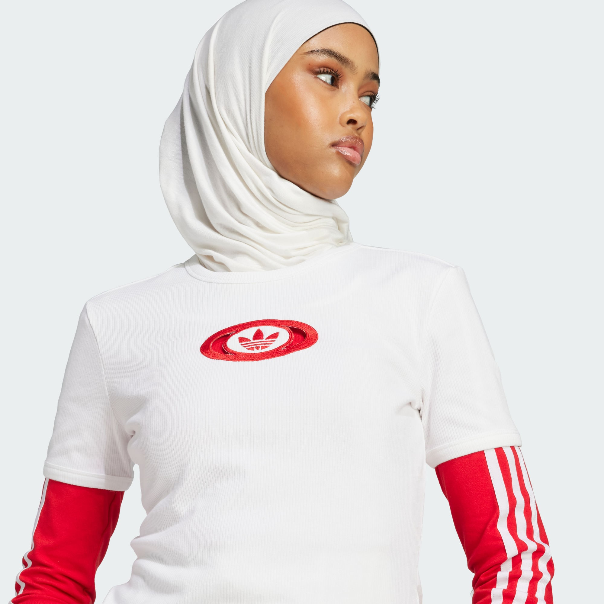 adidas阿迪达斯三叶草欧若风修身时尚休闲短袖T恤 KA2687