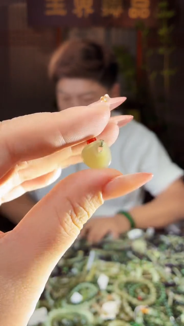 和田玉未镶嵌颈饰拍一发一