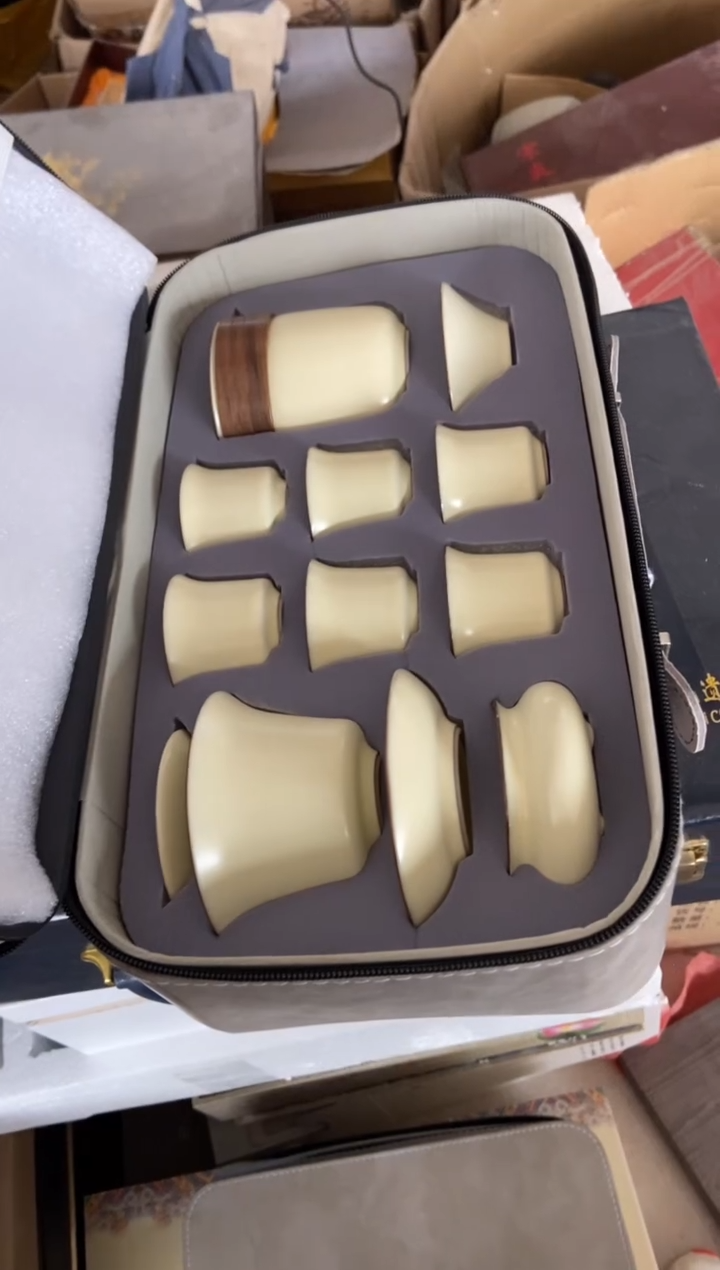 杯无运费险不带礼盒略有瑕疵有点脏介意勿拍