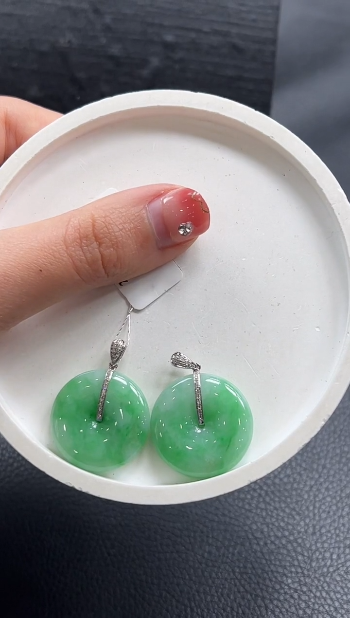 【闪购商品】翡翠颈饰18K金镶嵌平安扣多样性发1件