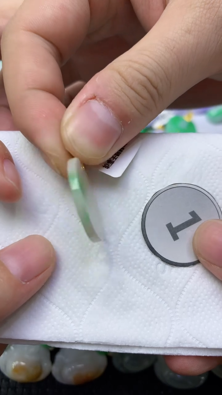 颈饰未镶嵌翡翠天然缅甸翡翠A货