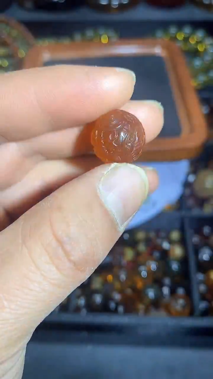 琥珀颈饰未镶嵌天然缅甸琥珀龙单珠15+