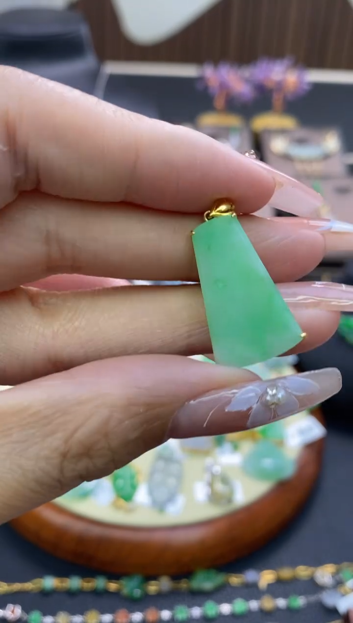 【闪购商品】翡翠颈饰18K金镶嵌净货15892