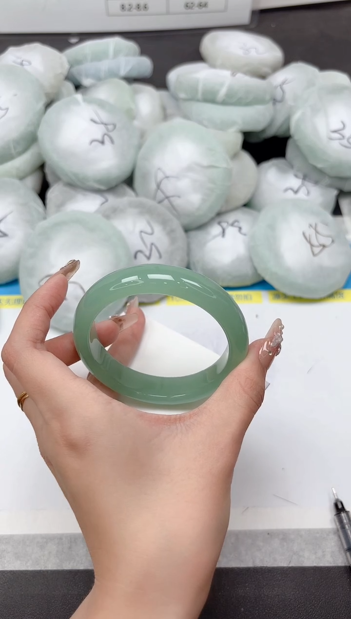 未镶嵌手镯石英质玉156-58.2