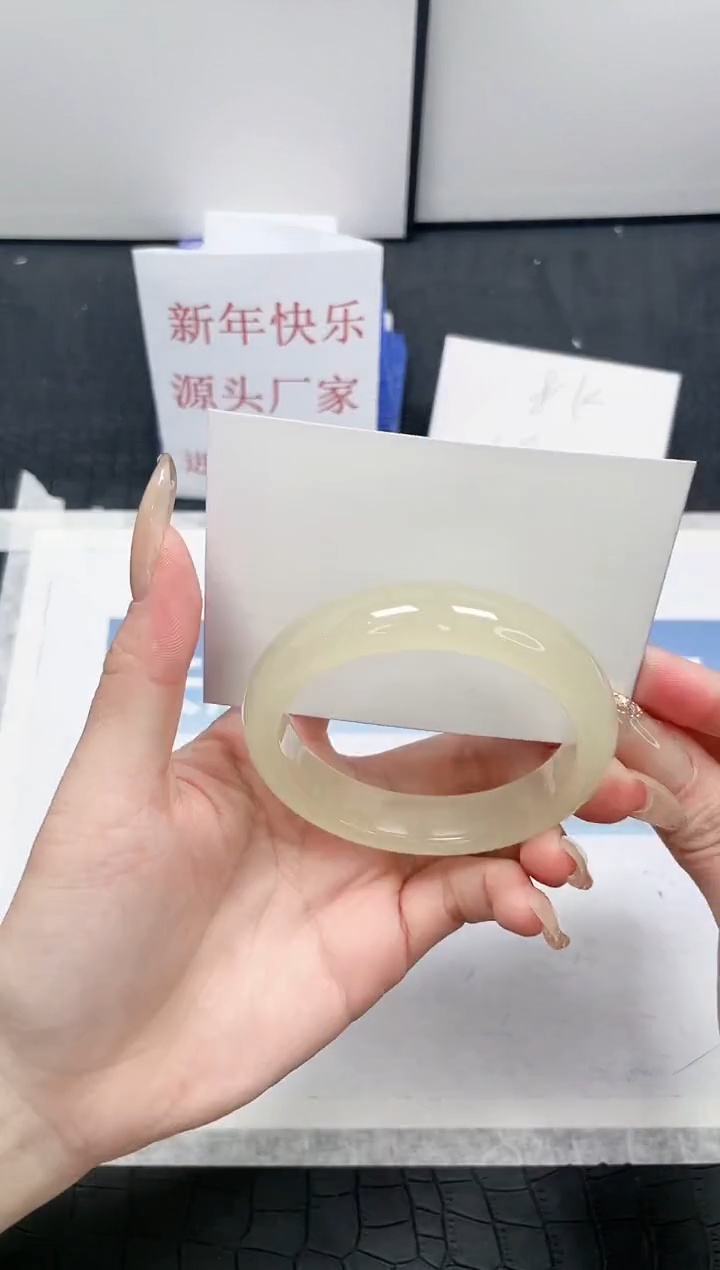 【闪购商品】石英质玉手镯未镶嵌Y119-58.4