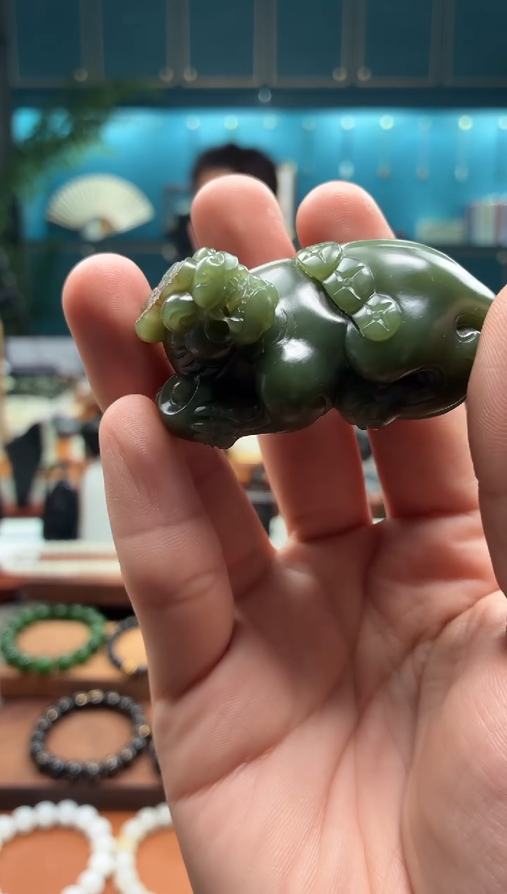 未镶嵌和田玉把件貔貅把件