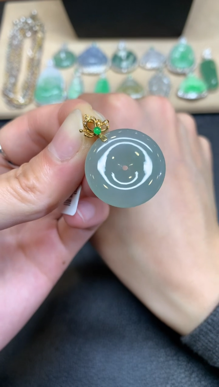 【闪购商品】翡翠颈饰18K金镶嵌平安扣【无服务费】