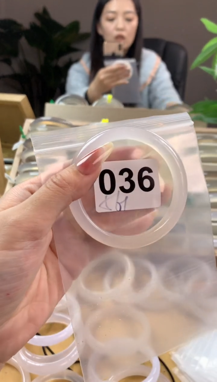 【闪购商品】玛瑙/玉髓手镯未镶嵌036