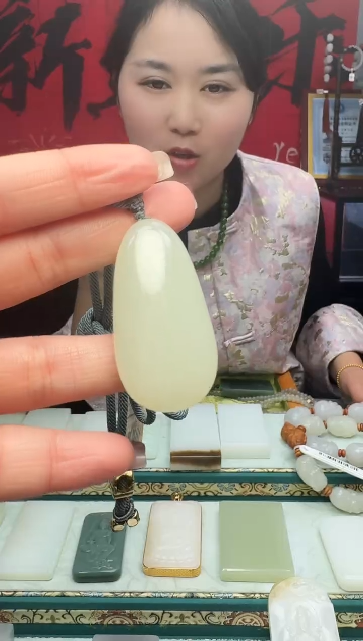 【闪购商品】和田玉颈饰未镶嵌1