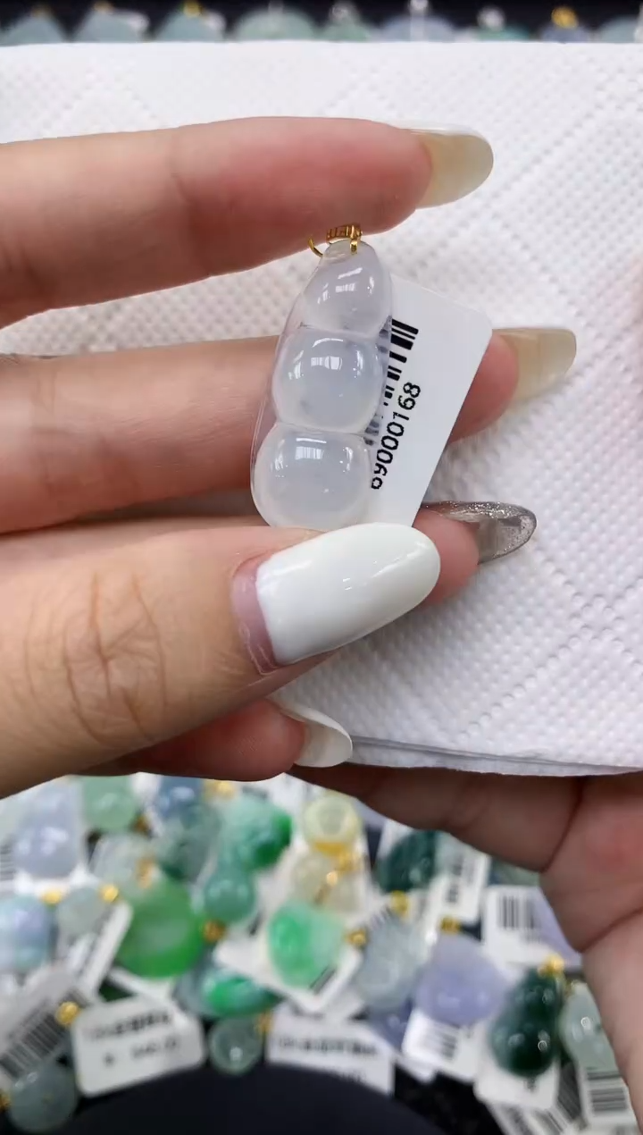 颈饰18K金镶嵌翡翠11111111111