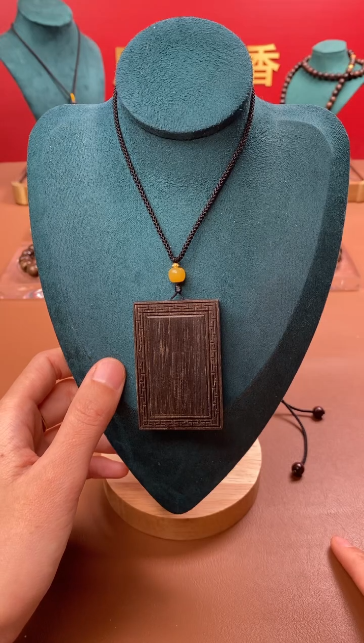 【闪购商品】沉香木手串Y越南芽庄黄棋手雕回纹无事牌