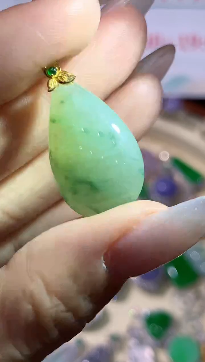 吊坠(不含链)18K金镶嵌翡翠12飘花瓜瓜吊坠