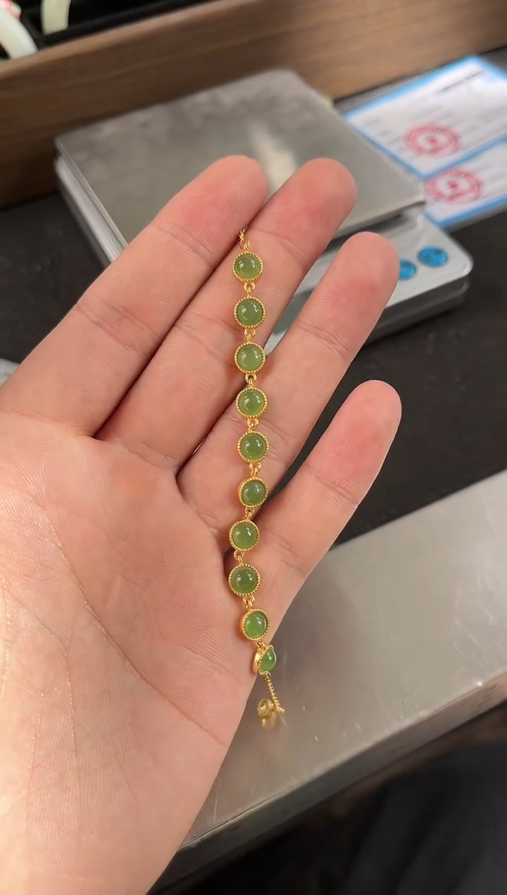 【闪购商品】和田玉手链未镶嵌俄碧手链微色差