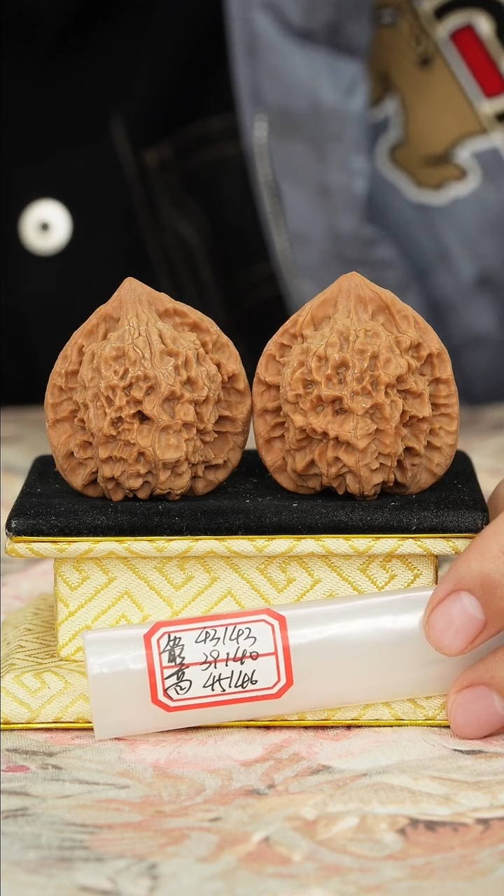 【闪购商品】文玩核桃把件官帽微修
