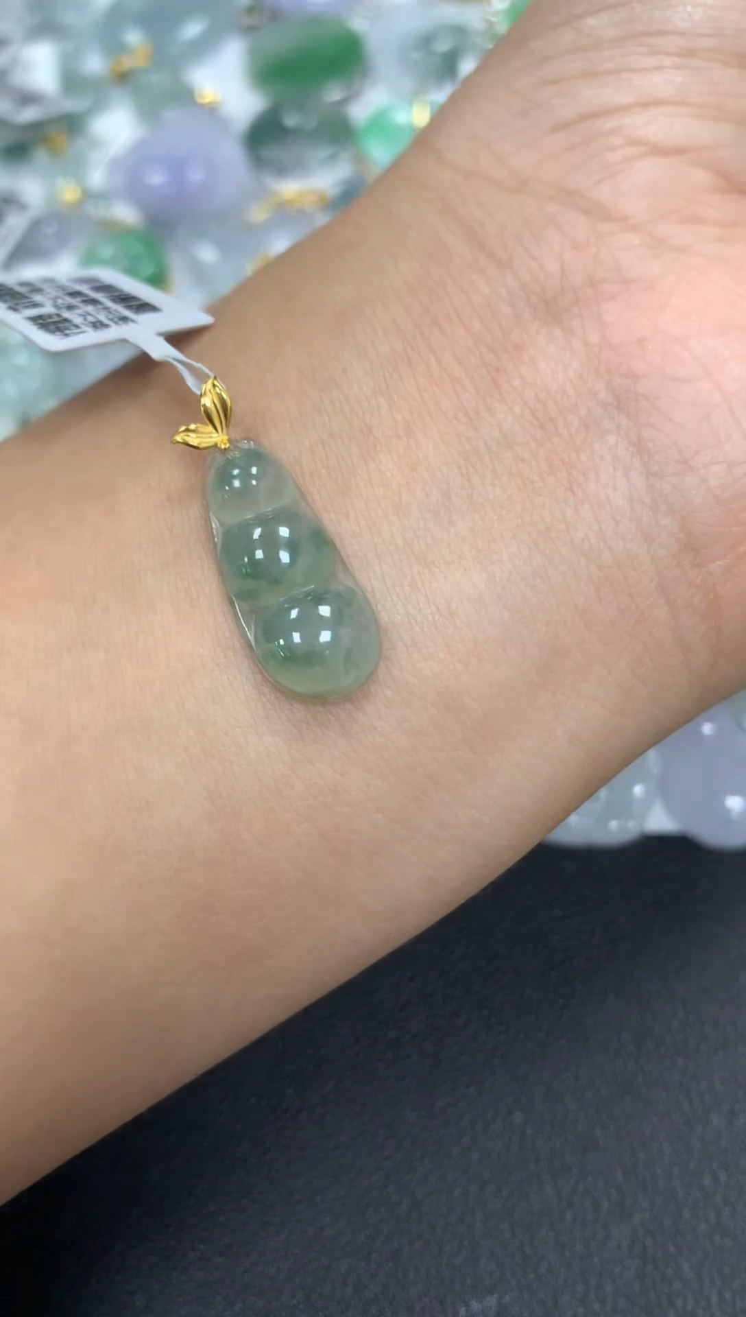 颈饰18K金镶嵌翡翠a货假一赔三支持复检百元上9元证书费自理