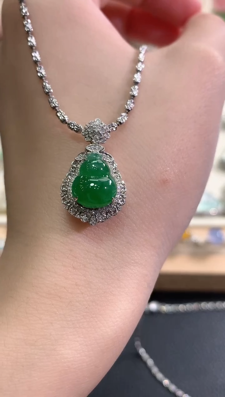 吊坠(不含链)18K金镶嵌翡翠冬日珠宝Q83