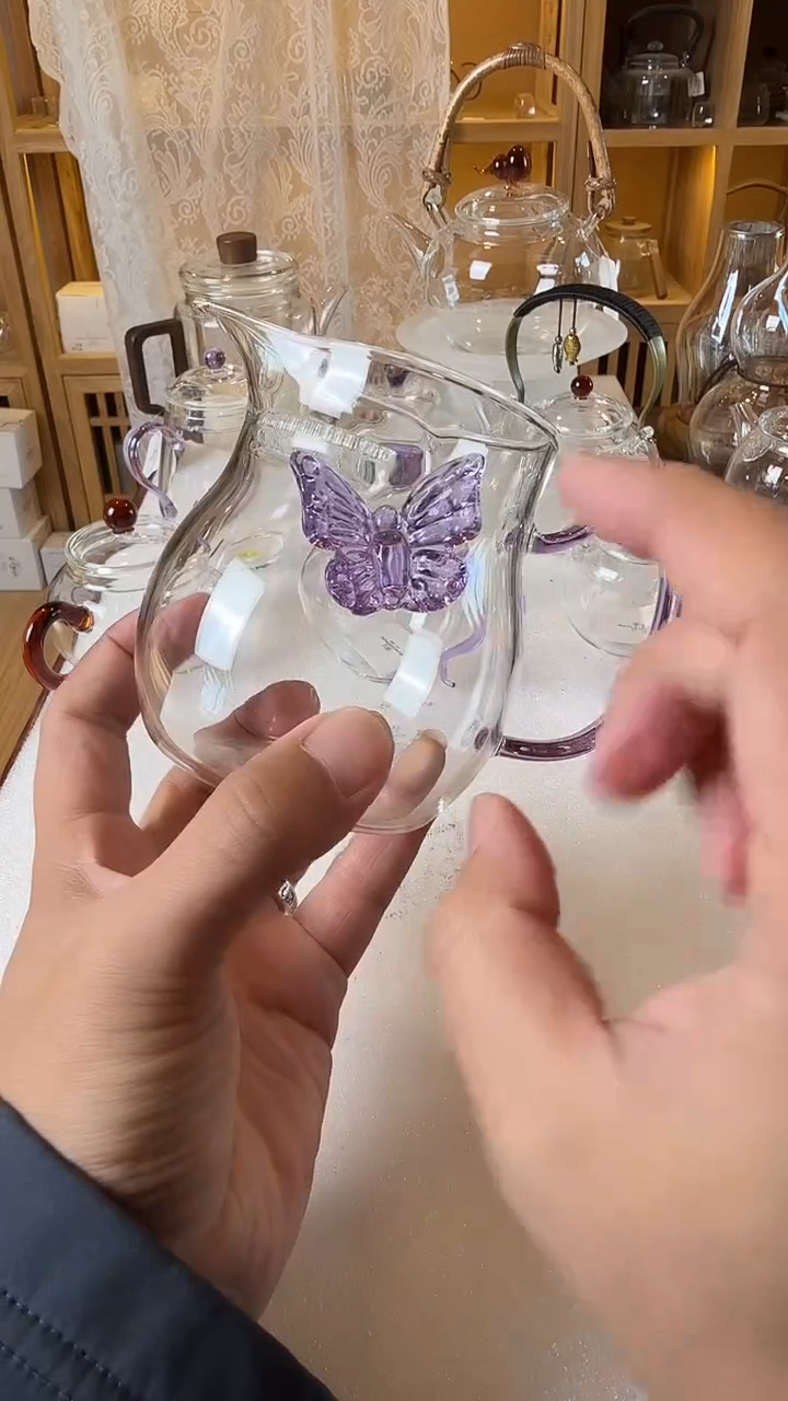 圆彩紫蝶。。。。。。。